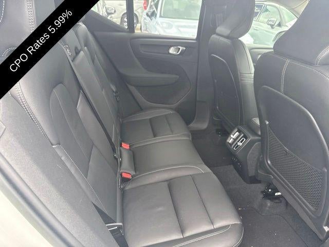 2023 Volvo XC40 B5 AWD Plus Dark Theme