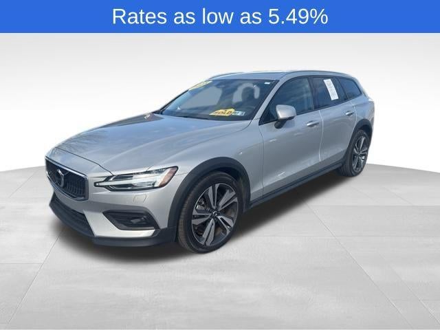 2025 Volvo V60 Cross Country B5 AWD Plus