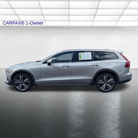 2025 Volvo V60 Cross Country B5 AWD Plus