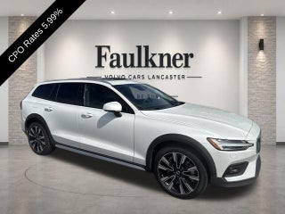 2025 Volvo V60 Cross Country B5 AWD Ultra
