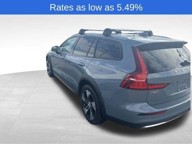 2024 Volvo V60 Cross Country B5 AWD Plus