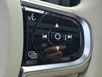 2025 Volvo XC60 B5 AWD Plus
