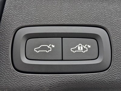 2025 Volvo XC60 B5 AWD Plus