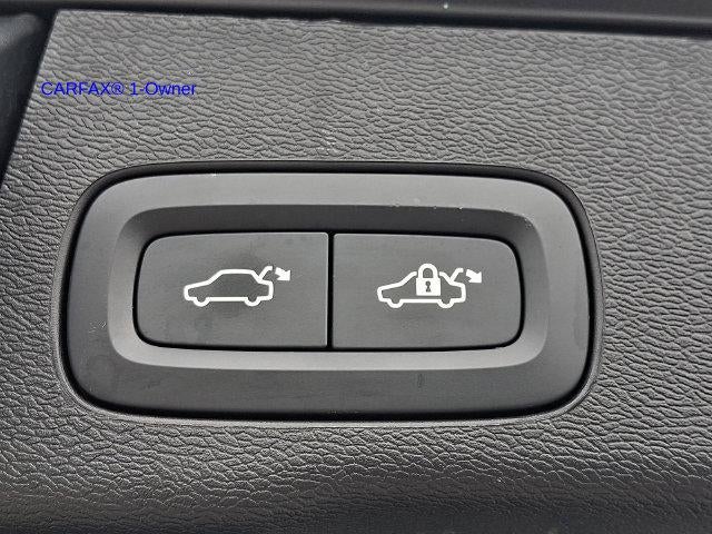 2026 Volvo XC60 B5 AWD Plus
