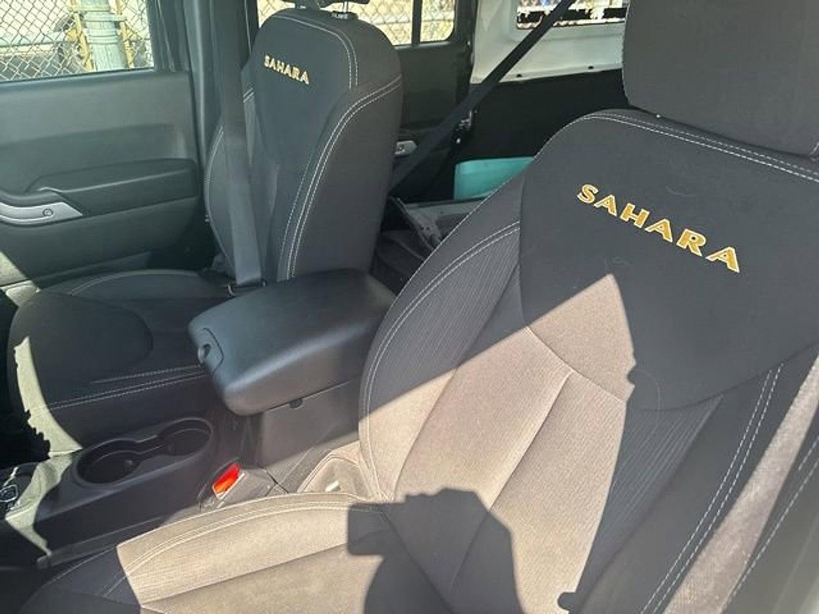 2015 Jeep Wrangler Unlimited 4WD 4dr Sahara