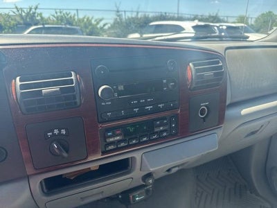 2005 Ford Super Duty F-350 SRW Lariat