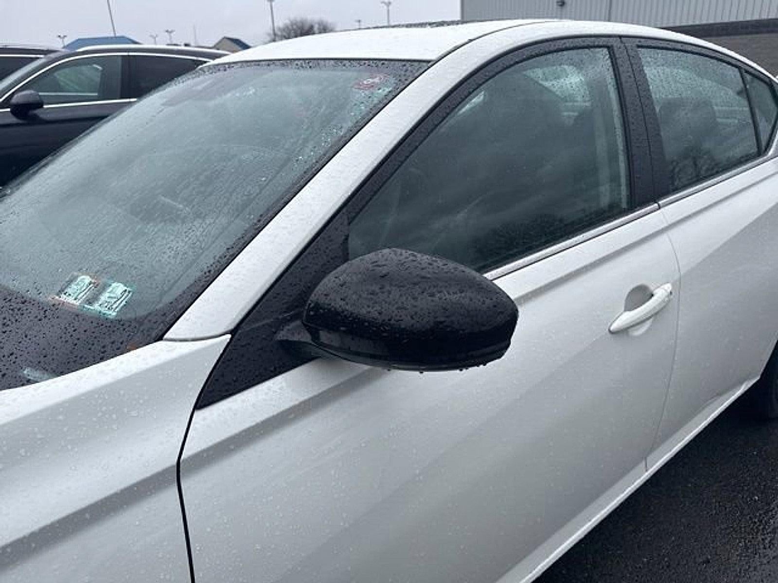 2022 Nissan Altima 2.5 SR AWD Sedan