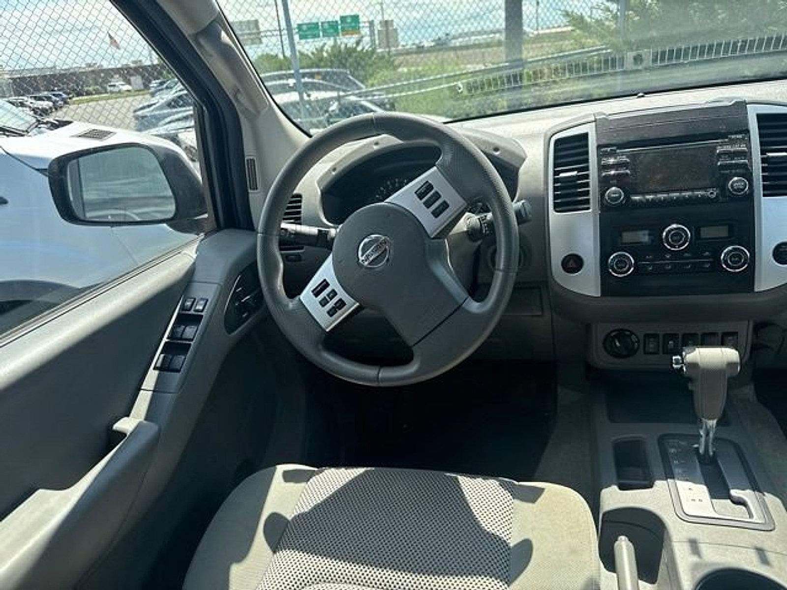 2014 Nissan Frontier 4WD Crew Cab SWB Auto SV