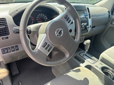 2014 Nissan Frontier 4WD Crew Cab SWB Auto SV