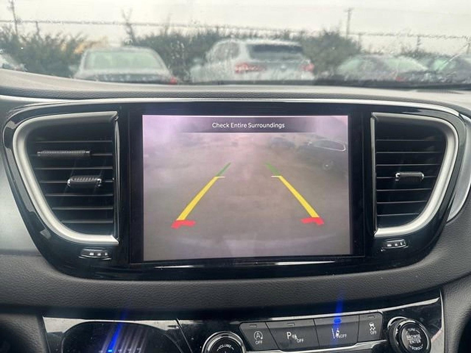 2022 Chrysler Pacifica Touring L FWD