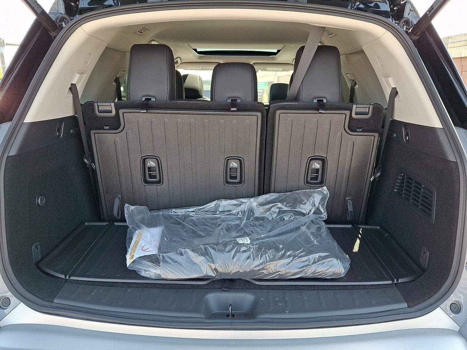 2025 Nissan Pathfinder Platinum 4WD