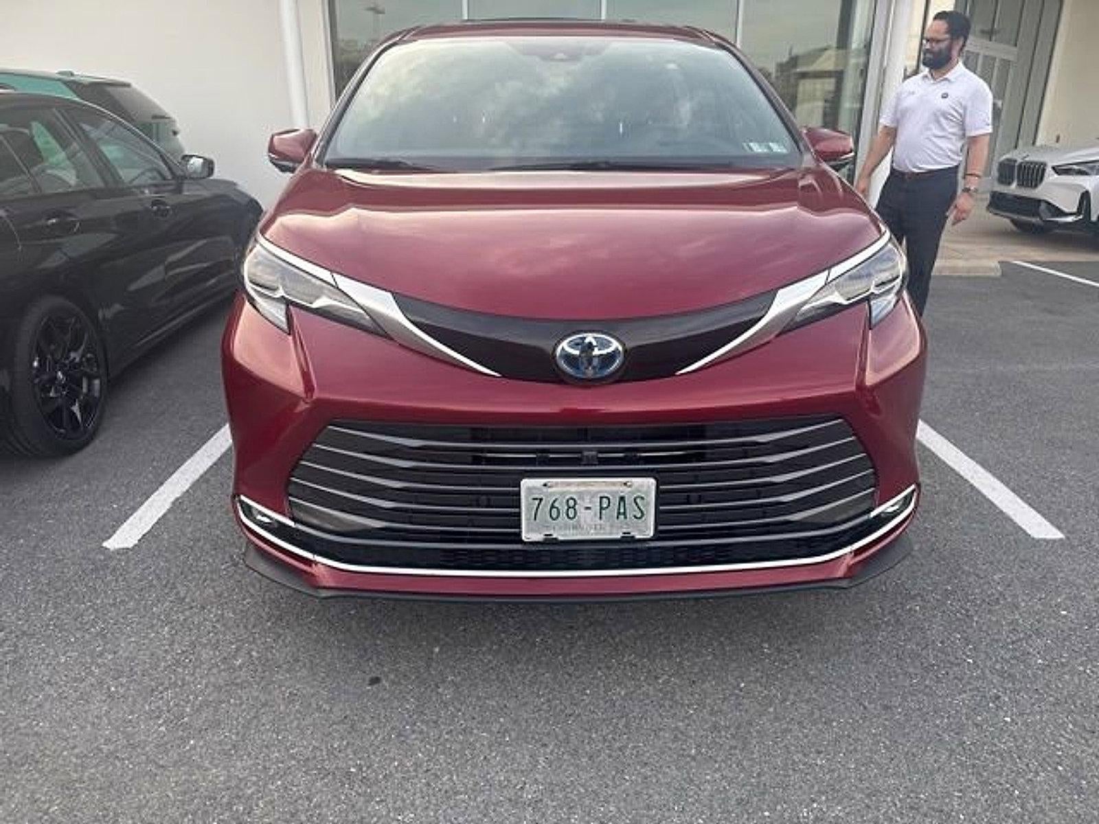 2025 Toyota Sienna Platinum AWD 7-Passenger (GS)