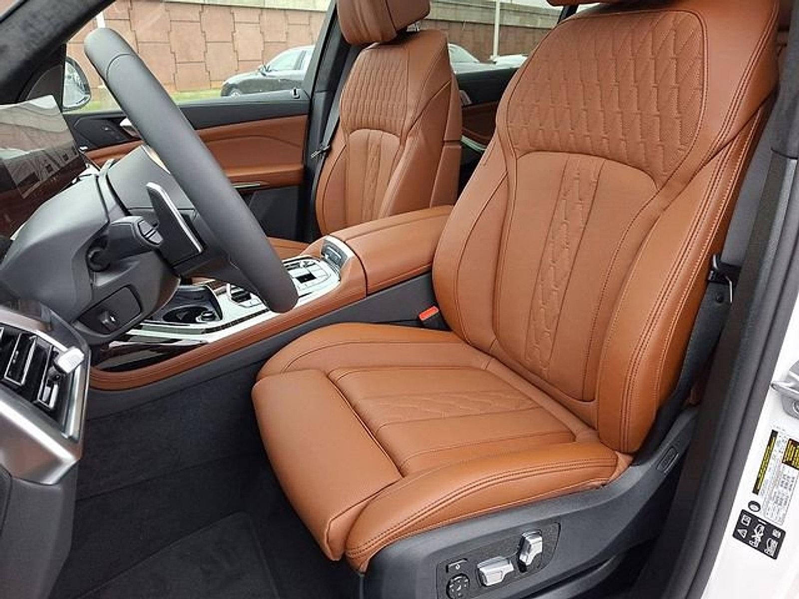 2026 BMW X7 xDrive40i Sports Activity Vehicle