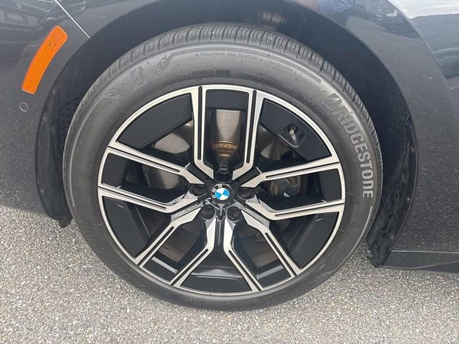 2023 BMW 760i xDrive Sedan