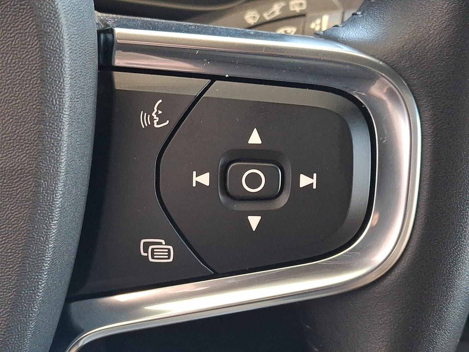 2021 Volvo XC40 T5 AWD Inscription