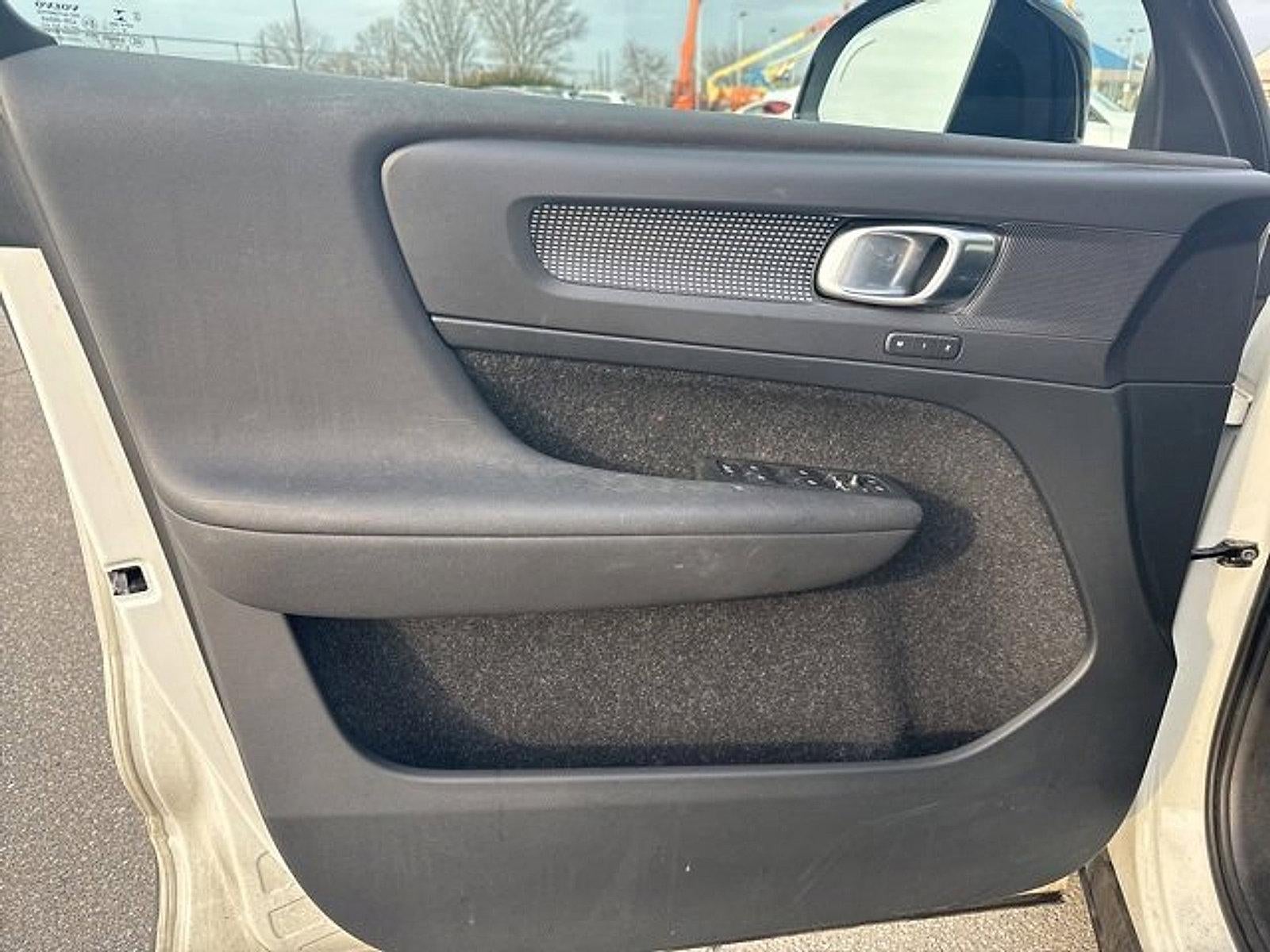 2020 Volvo XC40 T5 AWD R-Design