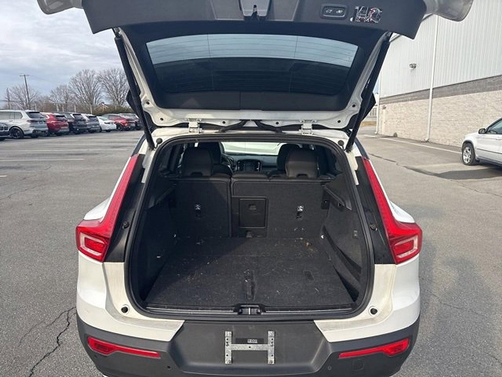 2020 Volvo XC40 T5 AWD R-Design