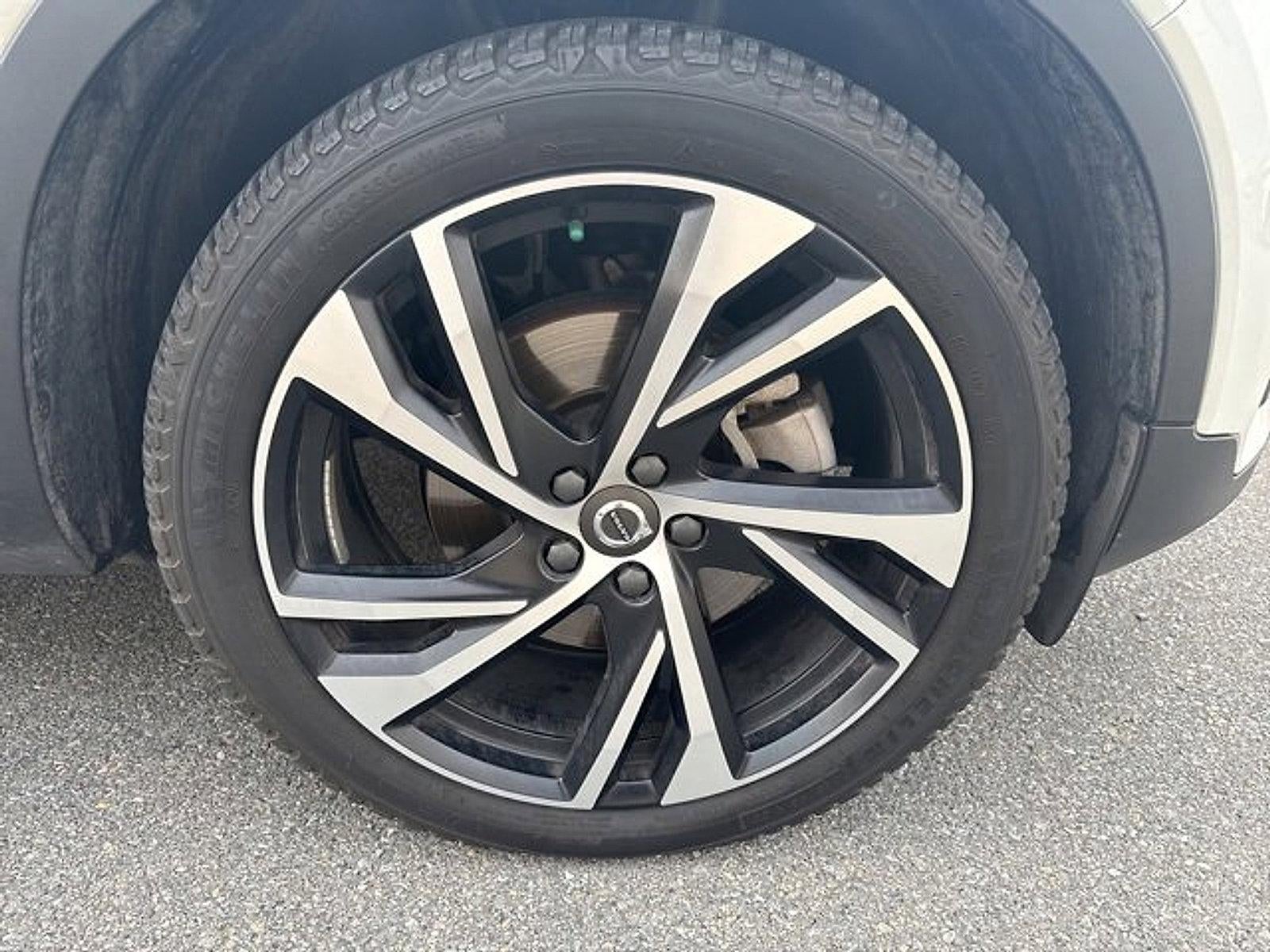 2020 Volvo XC40 T5 AWD R-Design