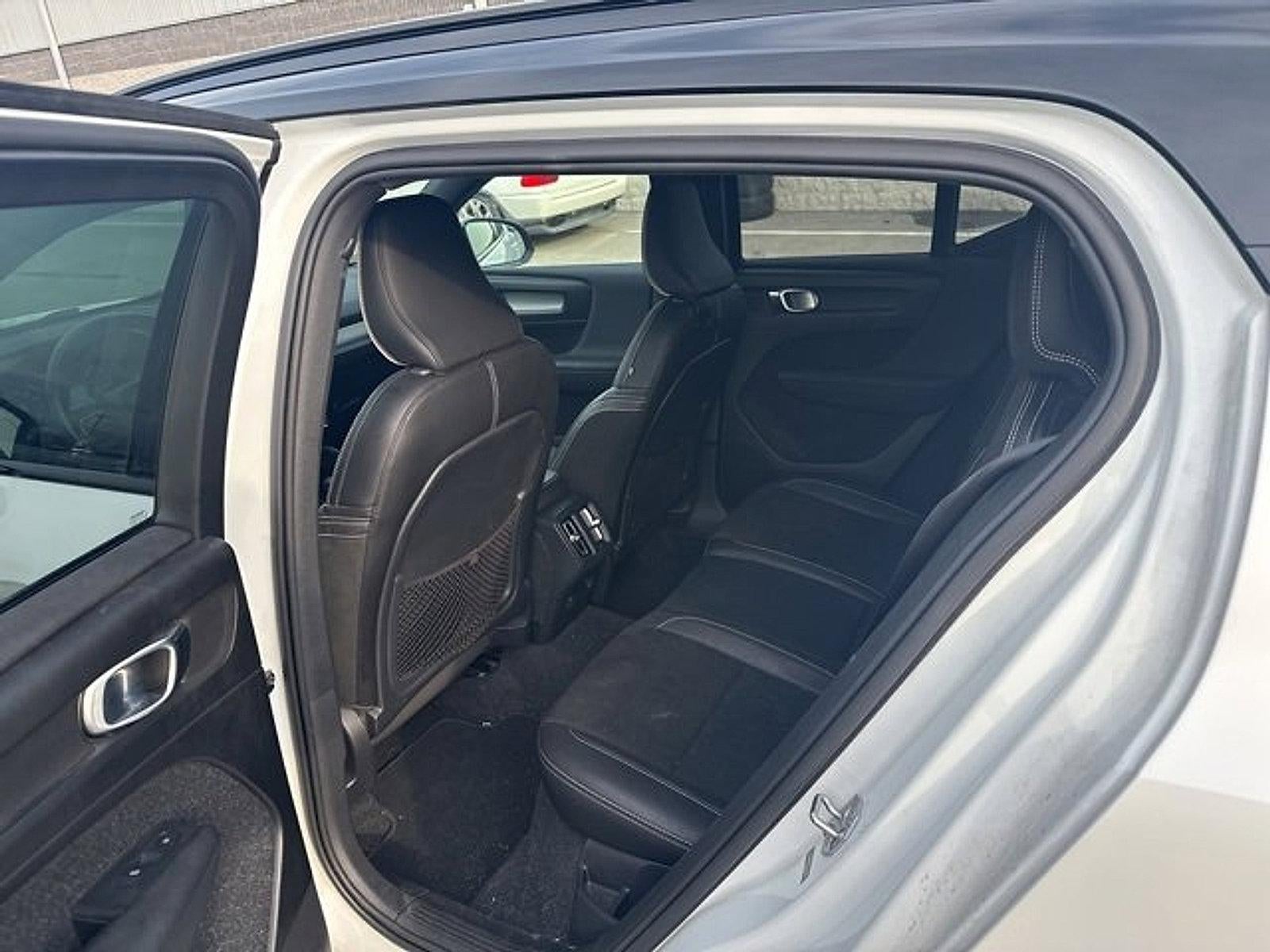 2020 Volvo XC40 T5 AWD R-Design