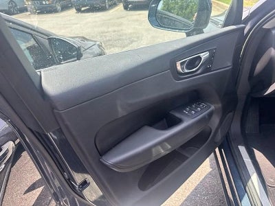 2023 Volvo XC60 B5 AWD Plus Bright Theme