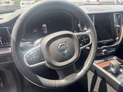 2023 Volvo XC60 B5 AWD Plus Bright Theme