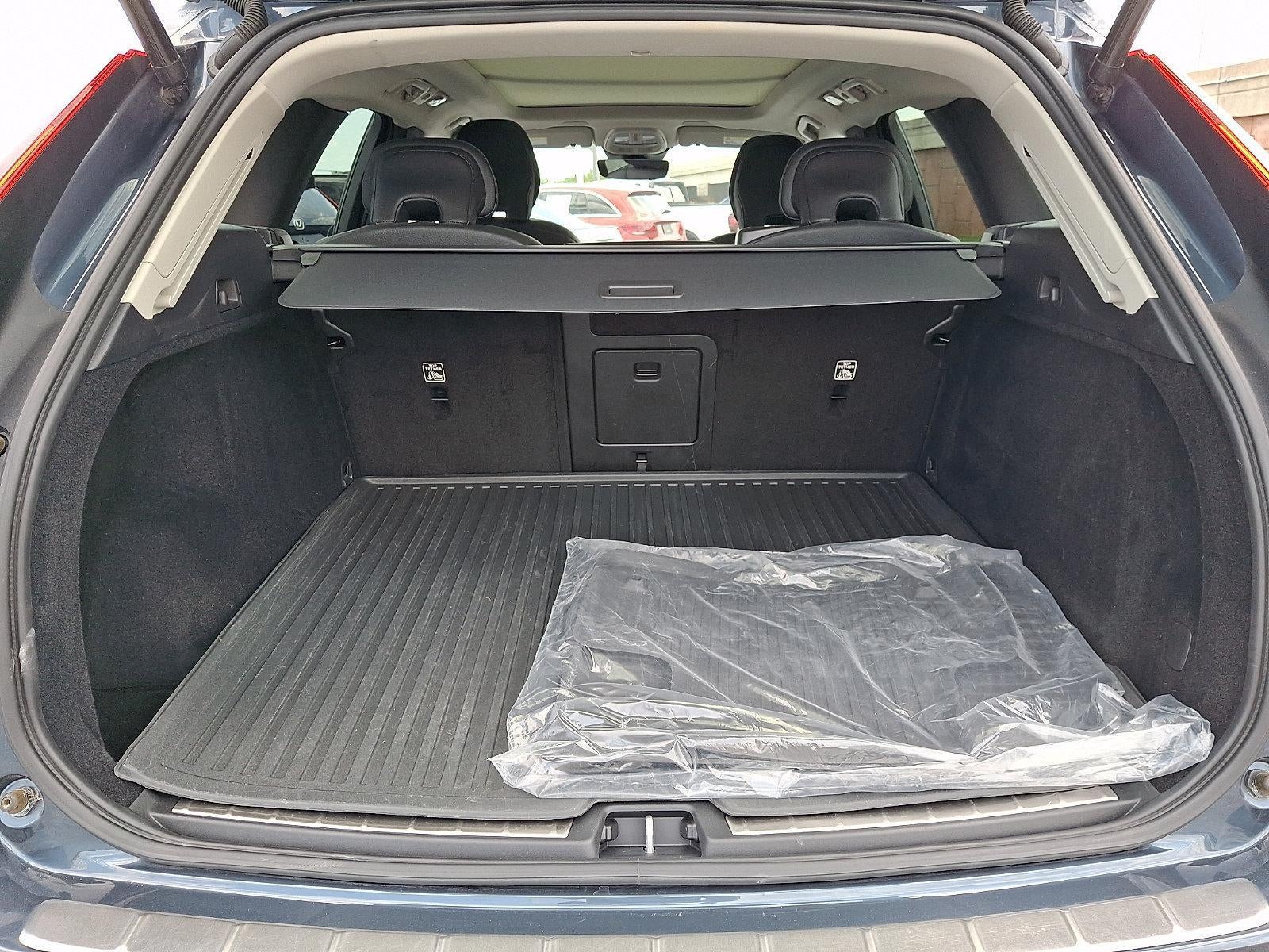 2023 Volvo XC60 B5 AWD Plus Bright Theme