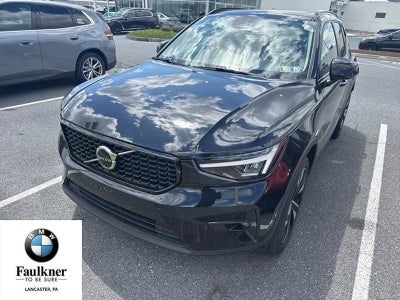 2024 Volvo XC40 B5 AWD Plus Dark Theme