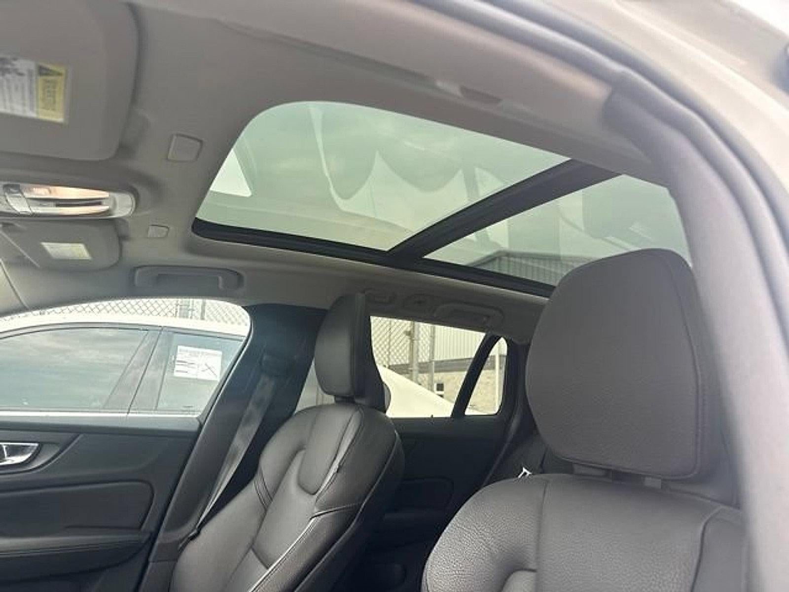 2024 Volvo V60 Cross Country B5 AWD Plus