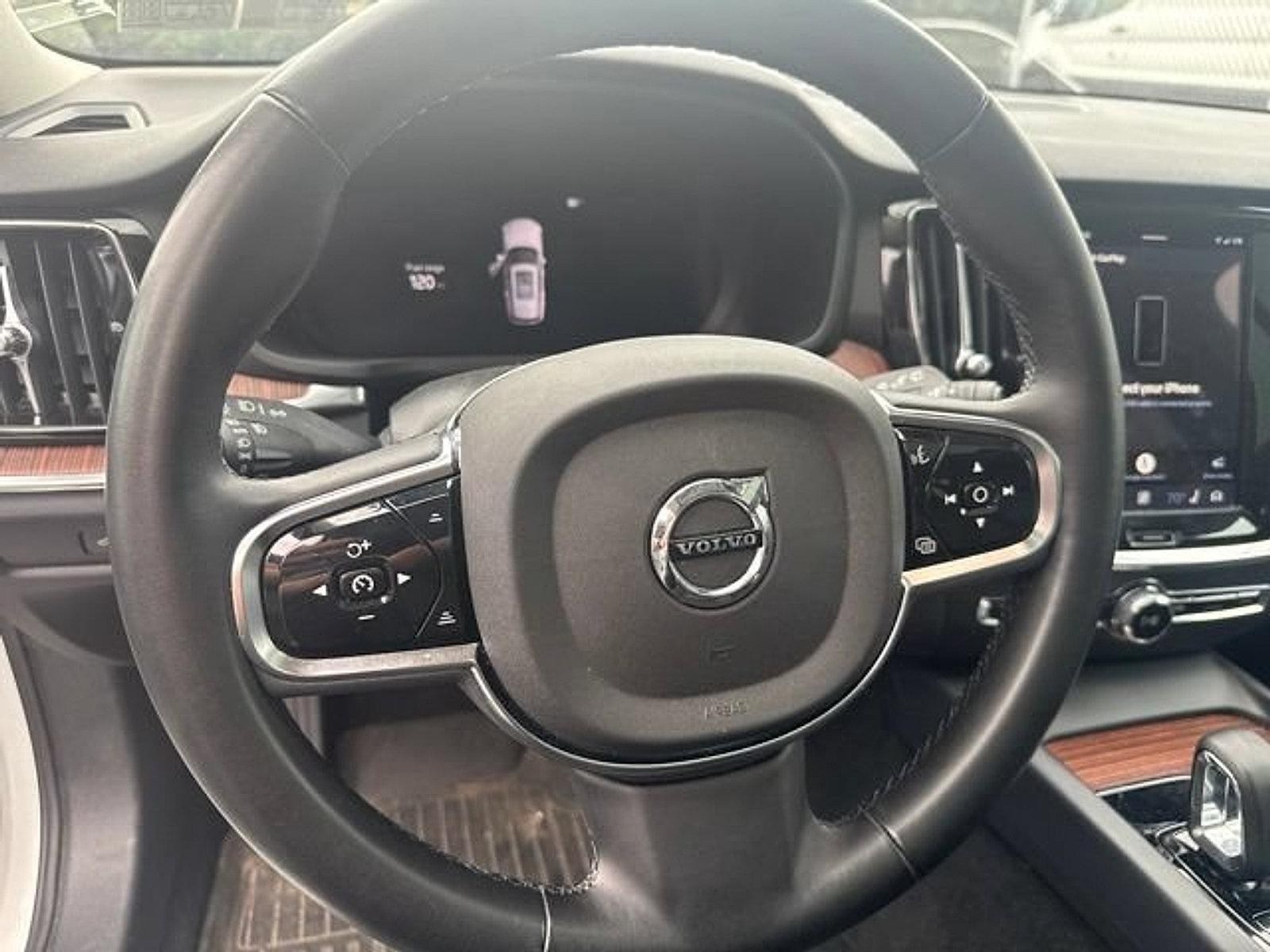 2024 Volvo V60 Cross Country B5 AWD Plus