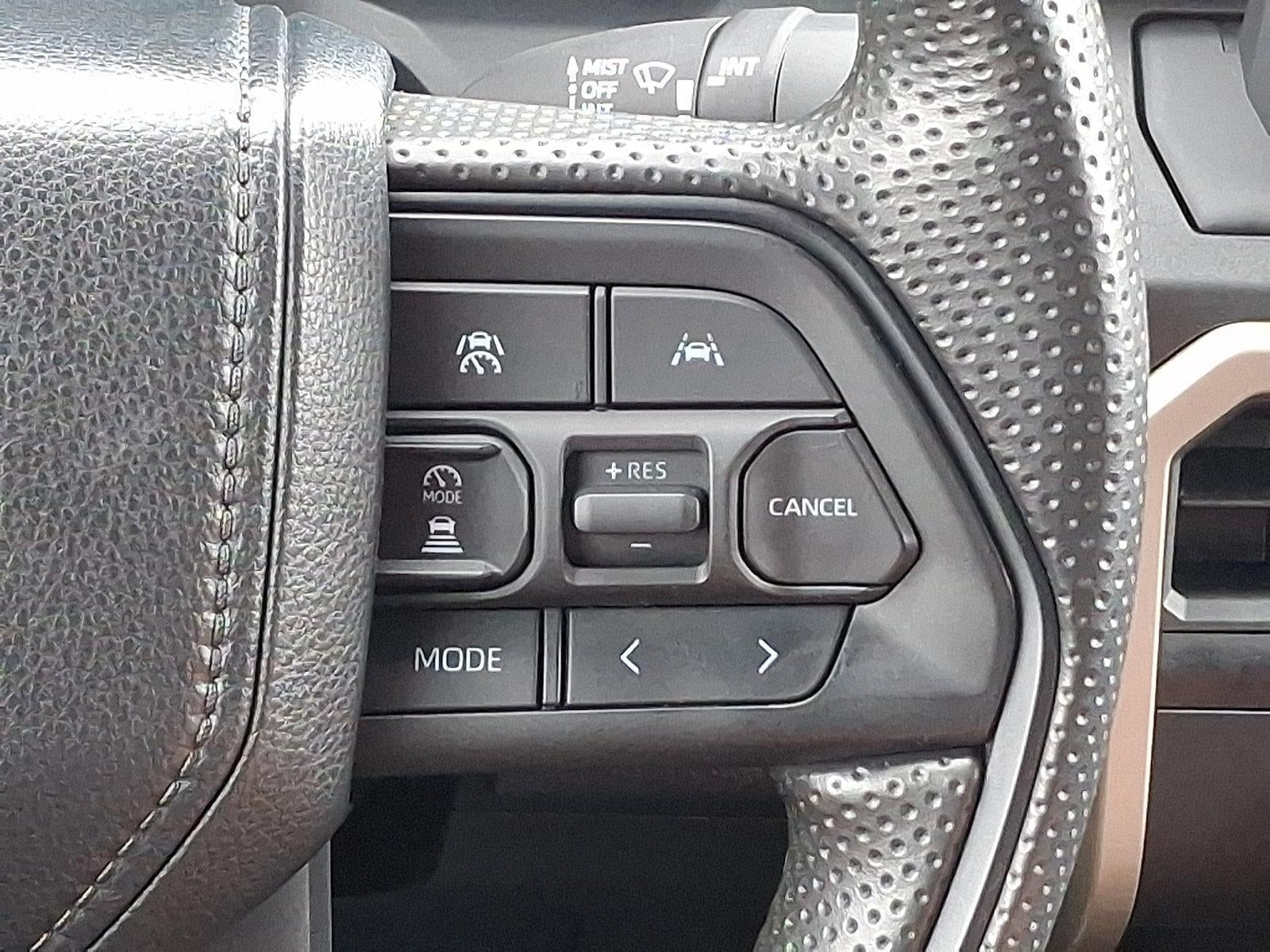 2024 Toyota Tacoma 2WD 2WD SR Double Cab 5' Bed AT (Natl)