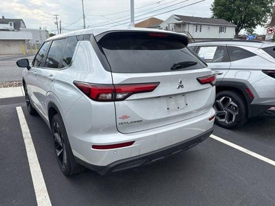 2022 Mitsubishi Outlander ES S-AWC
