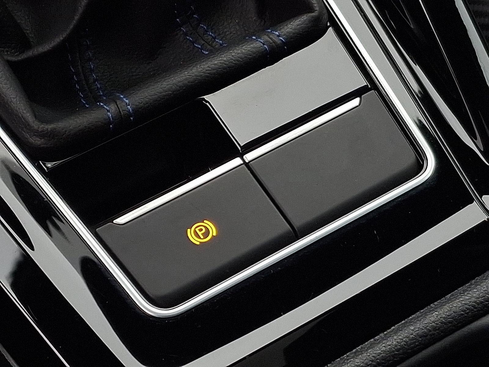 2024 Volkswagen Golf R 2.0T Manual