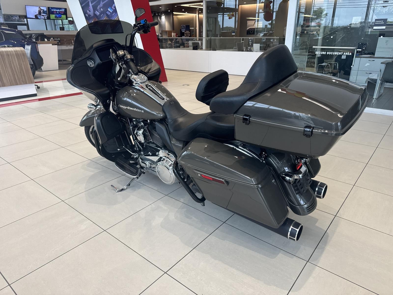 2019 Harley Davidson Touring Base