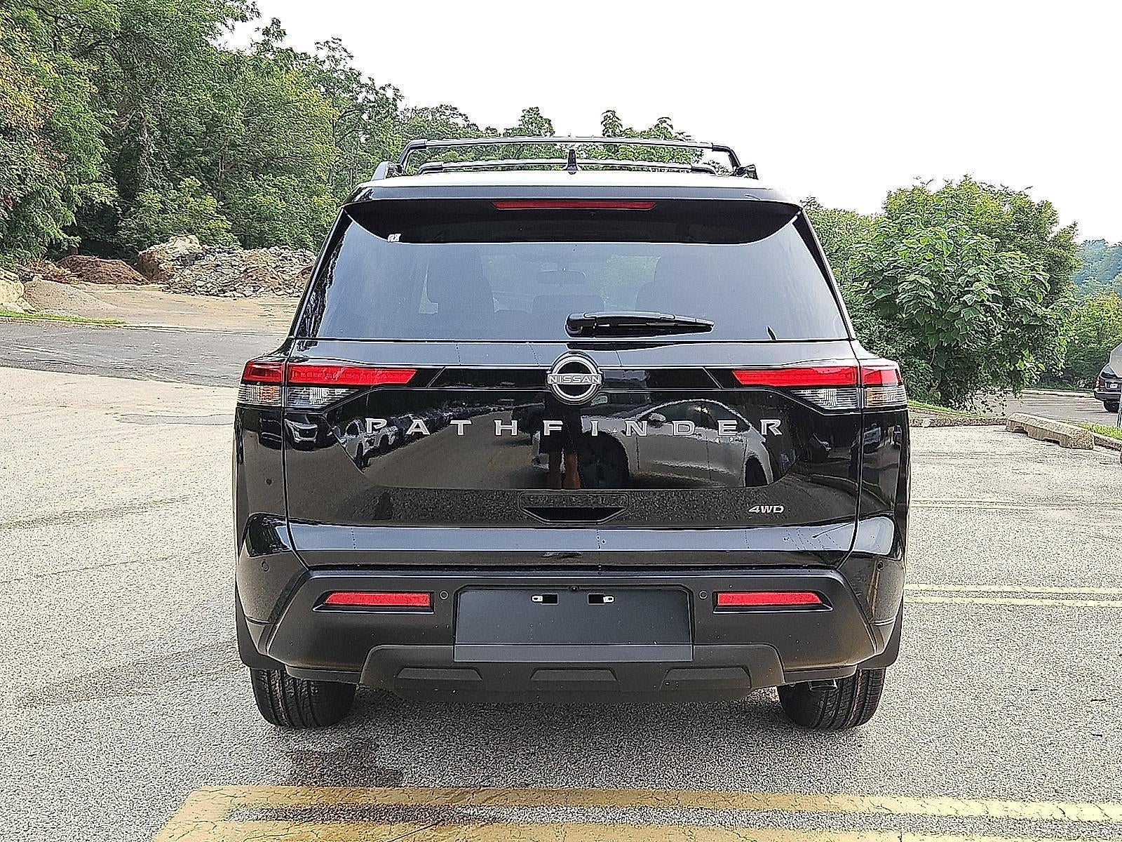2026 Nissan Pathfinder SV
