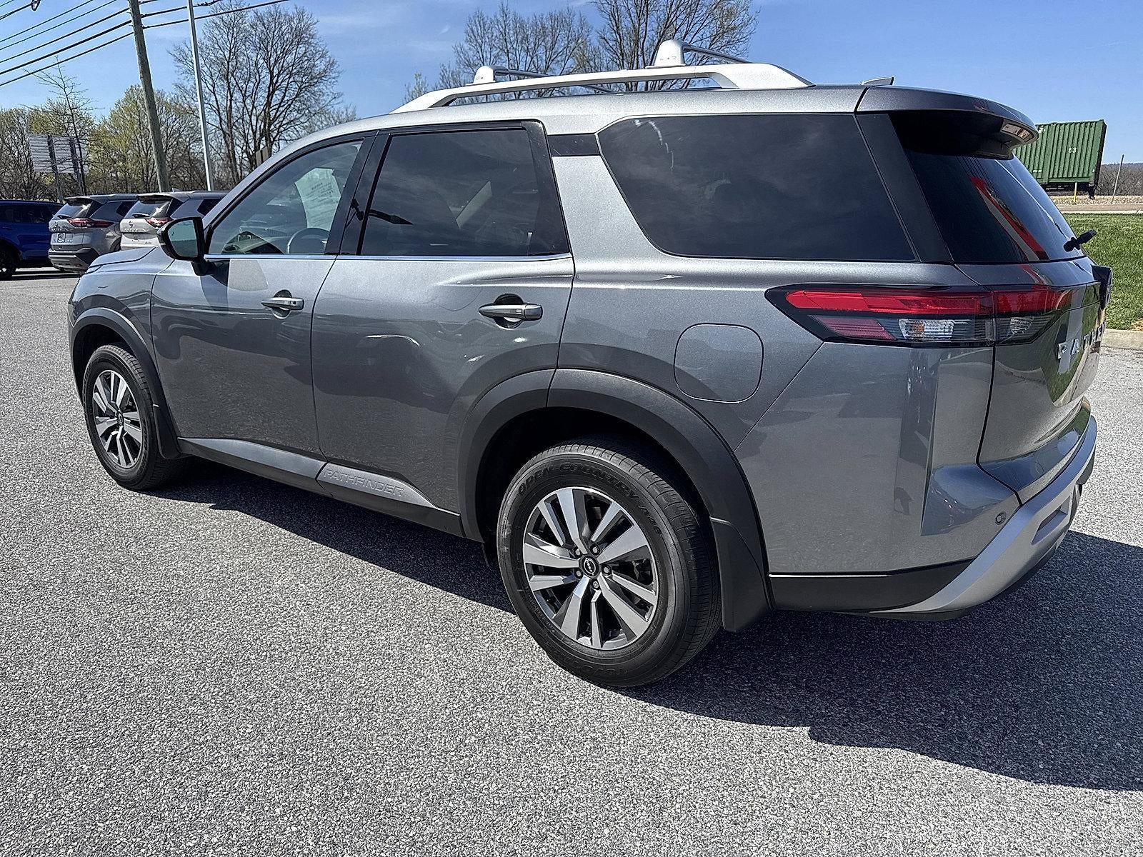 2023 Nissan Pathfinder SL 4WD