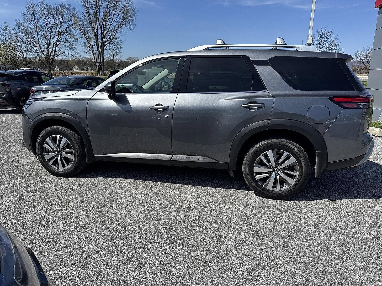 2023 Nissan Pathfinder SL 4WD