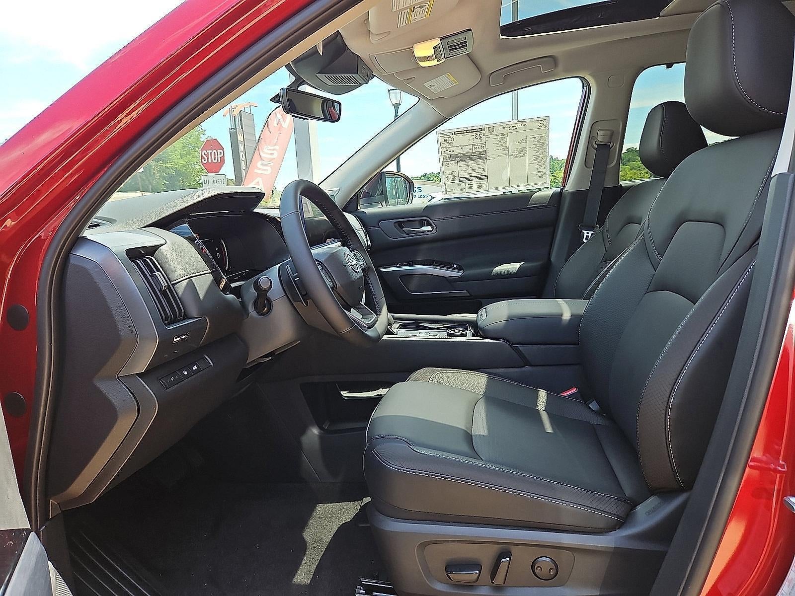 2026 Nissan Pathfinder SL