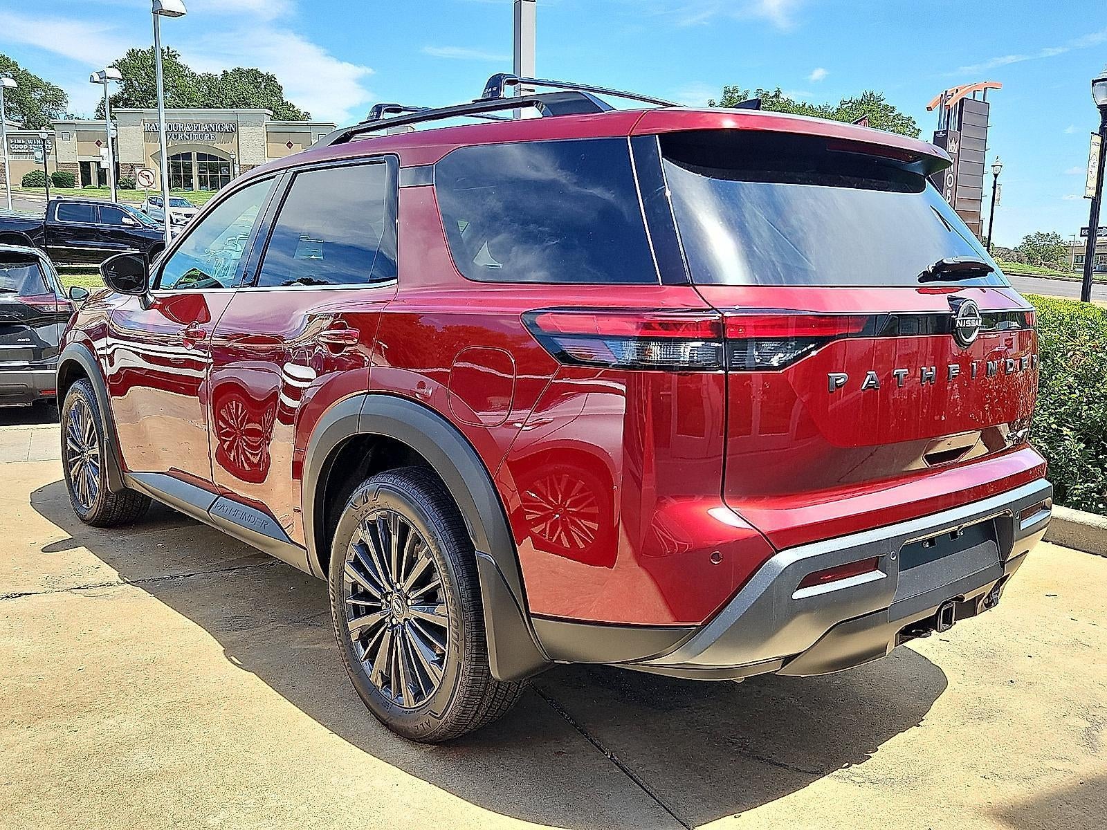 2026 Nissan Pathfinder SL