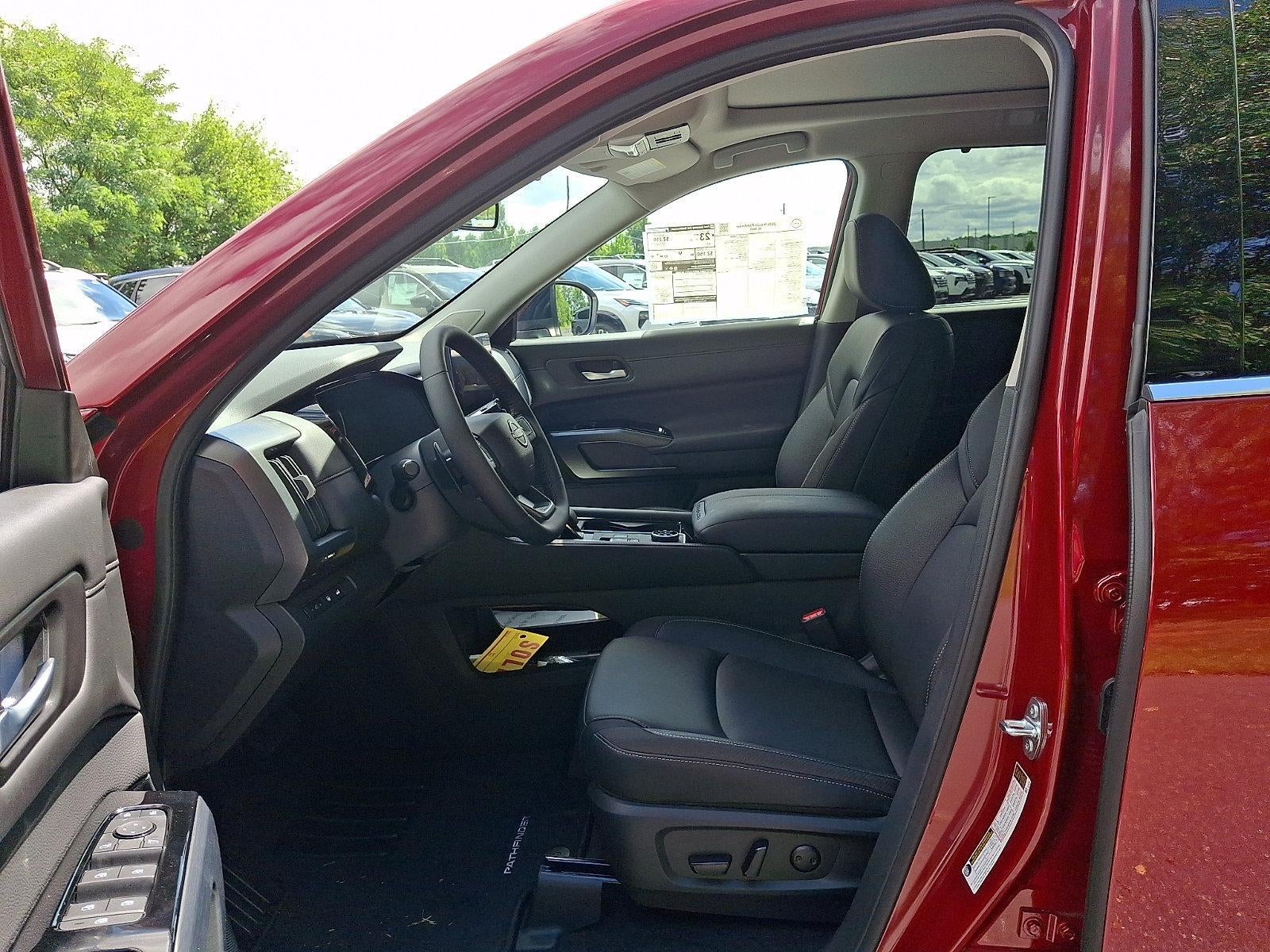 2026 Nissan Pathfinder SL 4WD