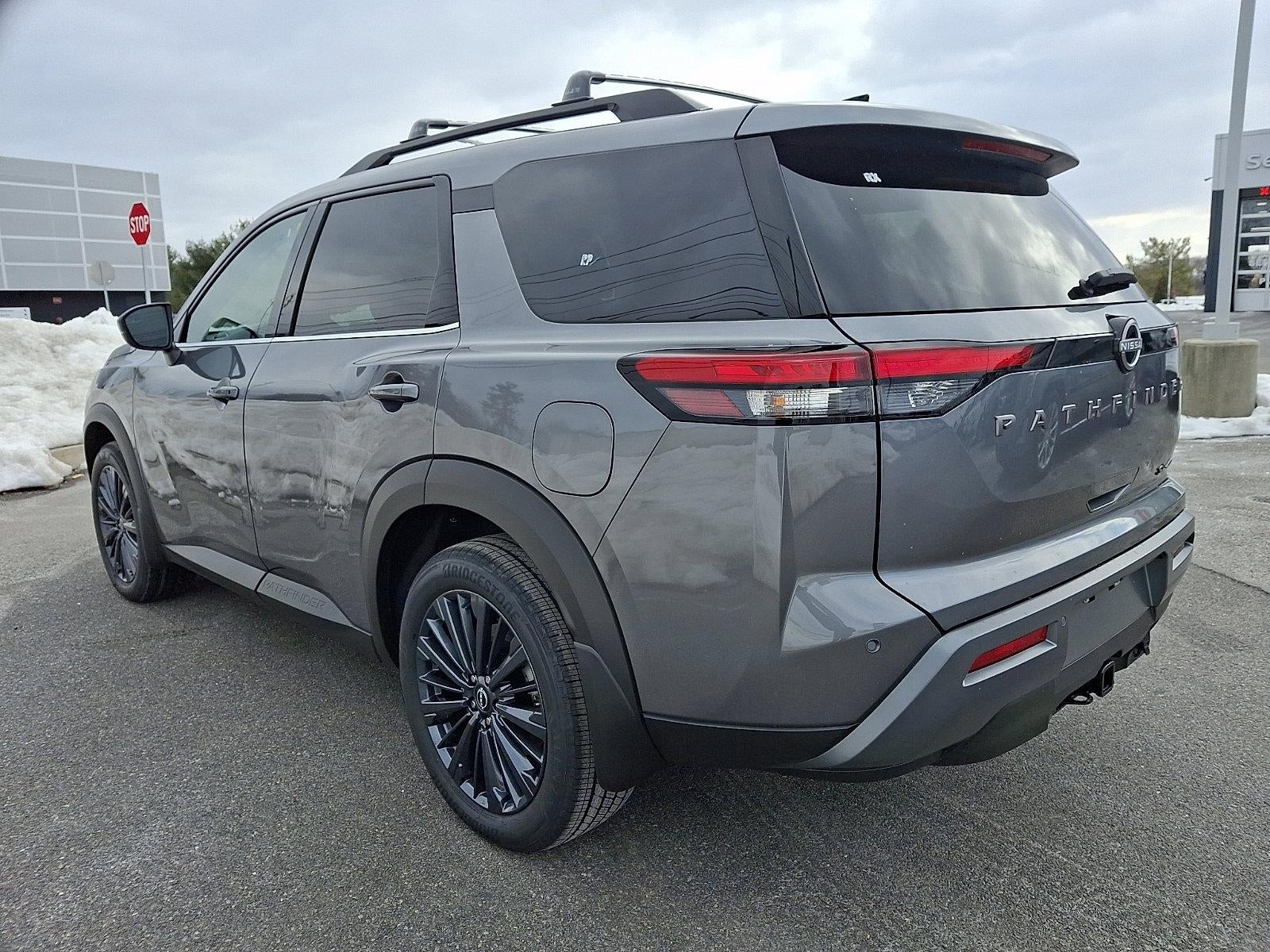 2026 Nissan Pathfinder SL