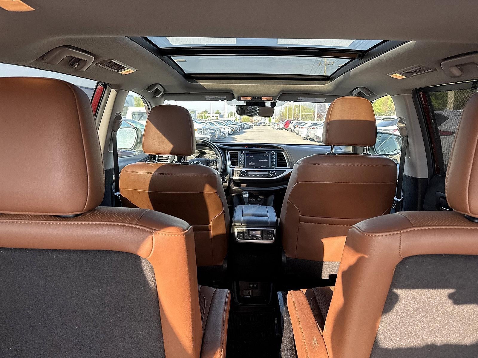 2019 Toyota Highlander Limited Platinum V6 AWD (Natl)