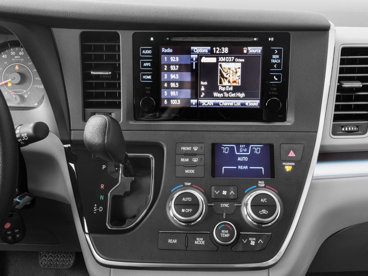 2017 Toyota Sienna LE FWD 8-Passenger (Natl)