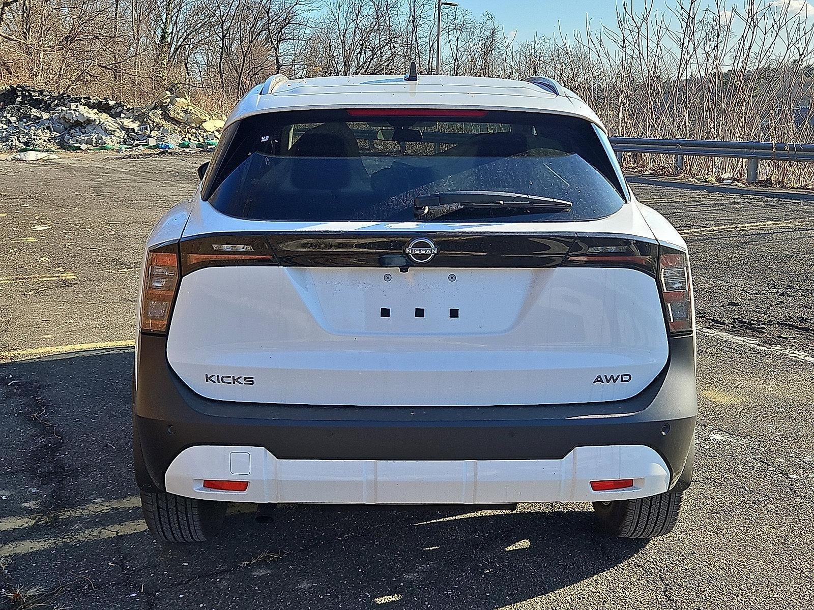 2026 Nissan Kicks SV