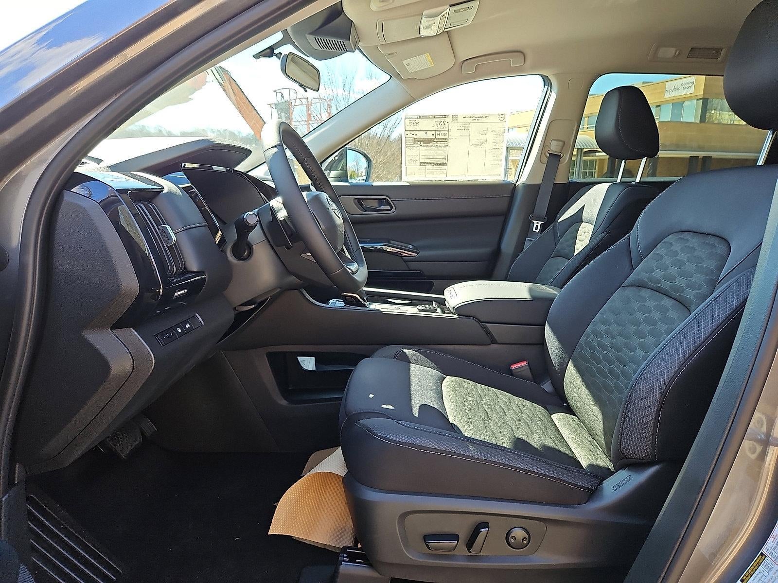 2026 Nissan Pathfinder SV