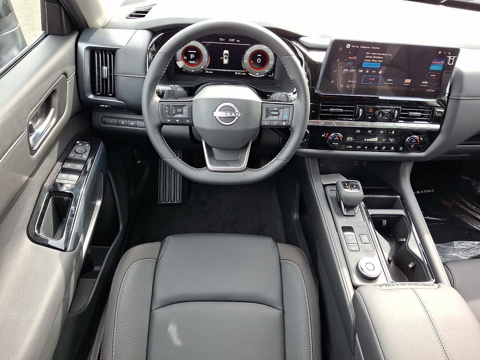 2026 Nissan Pathfinder SL