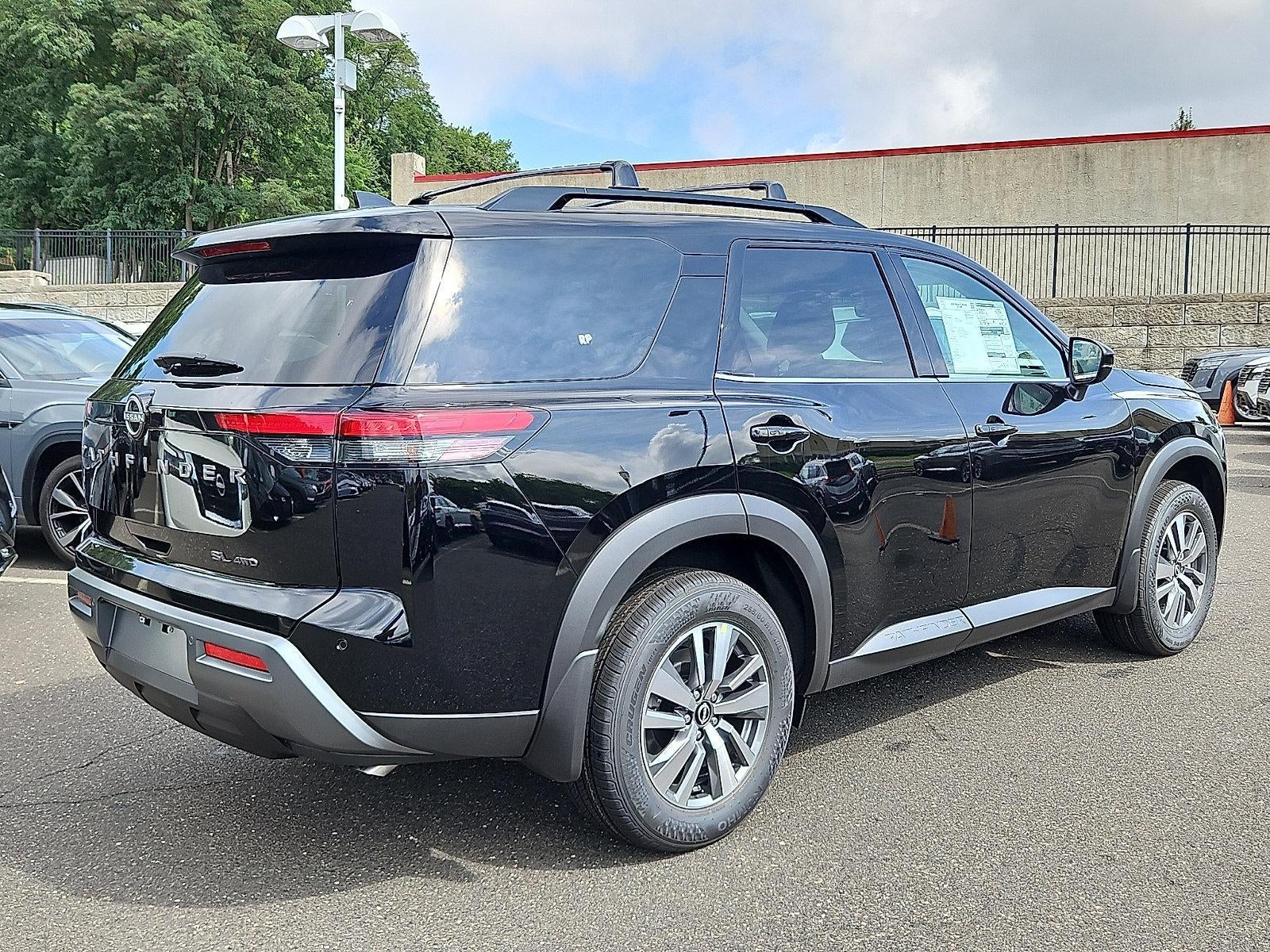 2026 Nissan Pathfinder SL