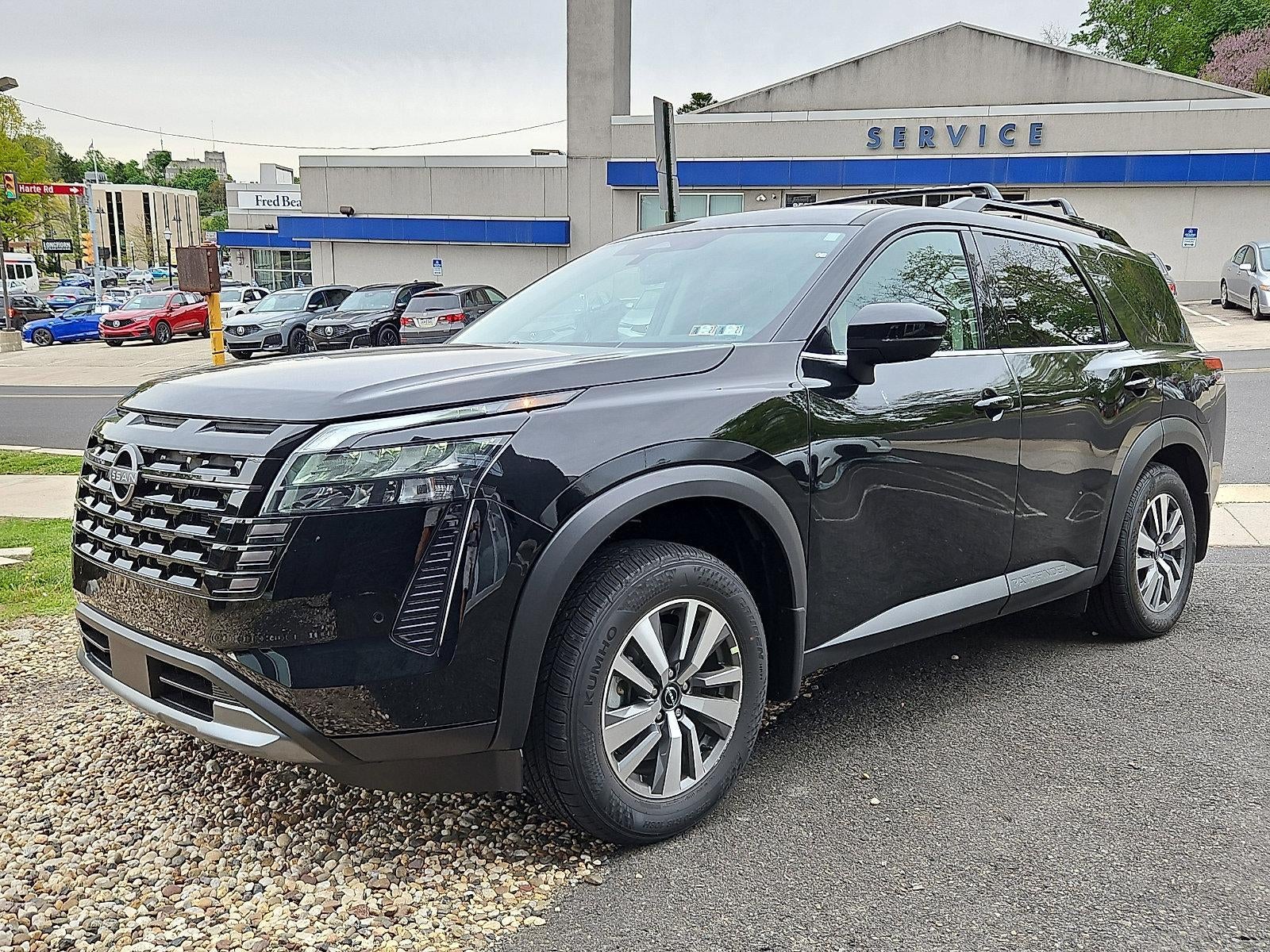 2026 Nissan Pathfinder SL
