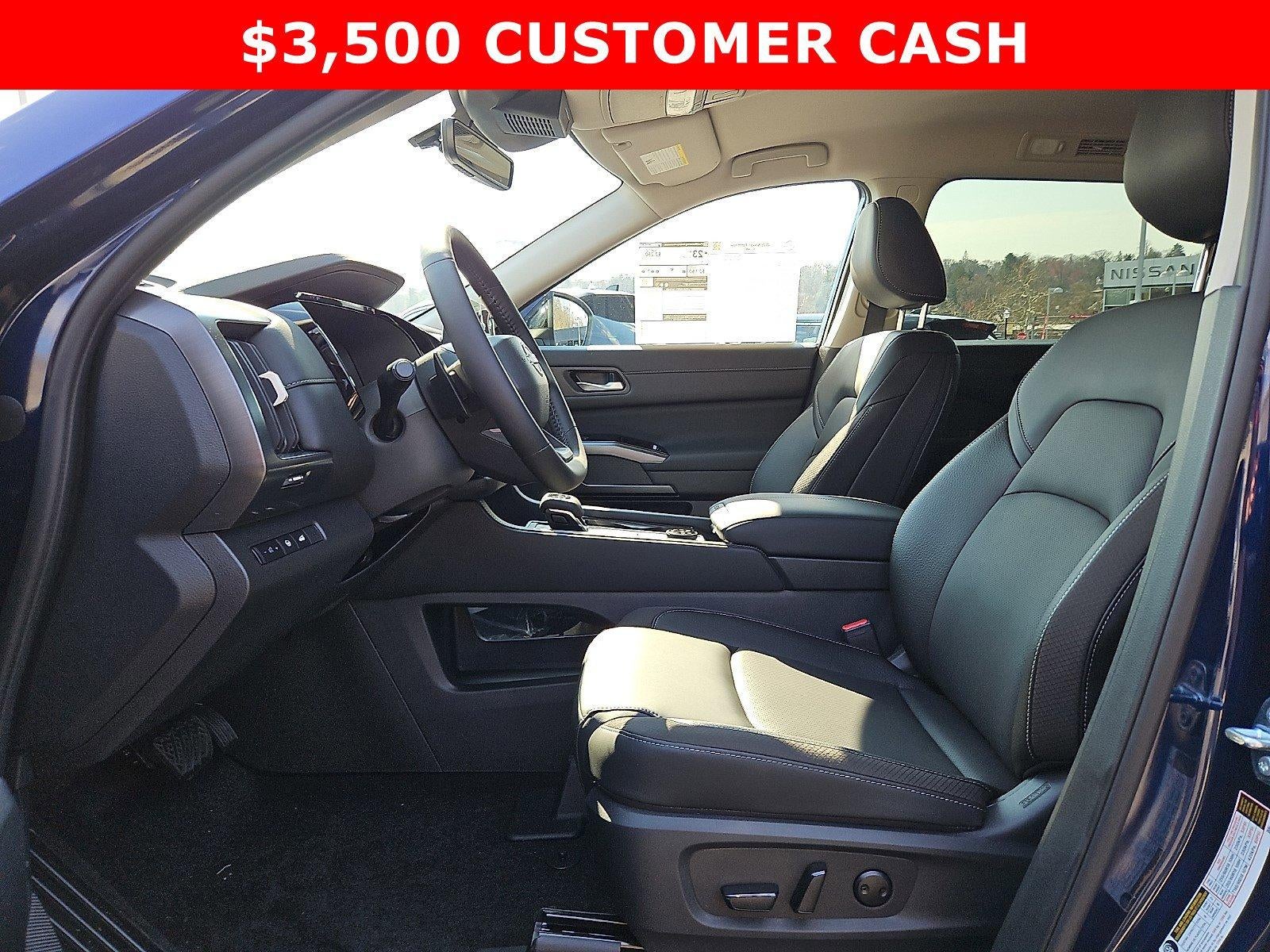 2026 Nissan Pathfinder SL