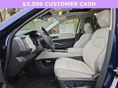 2026 Nissan Pathfinder SL