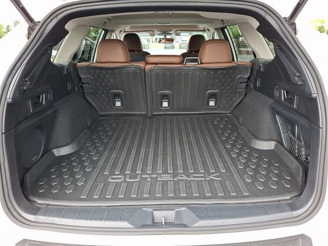 2022 Subaru Outback Touring XT